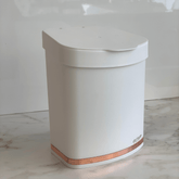 Lixeira 2,5 Litros Branca Com Faixa Rose Gold - Ela Decora